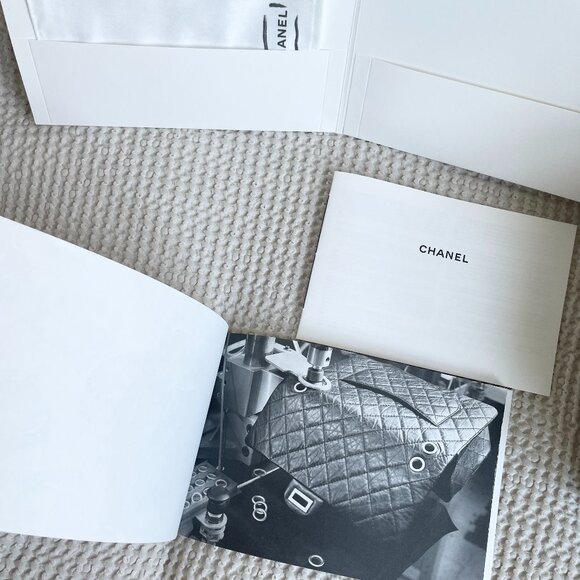 CHANEL Classic double flap bag medium - Picture 5 of 11